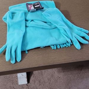 Midwest Gloves, Hat & Scarf Combo